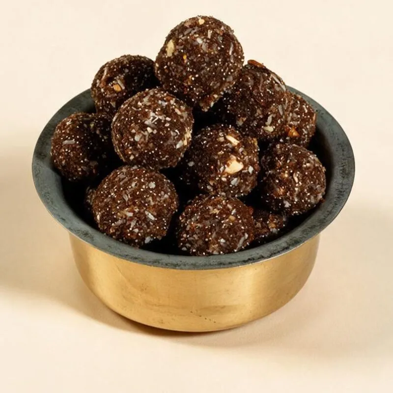 Gond / Dink Ladoo